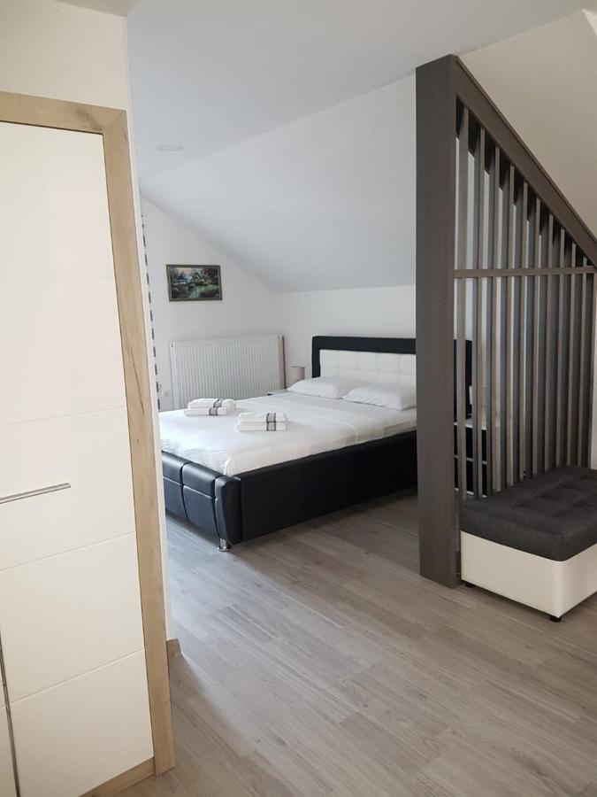 Apartmani Brigita Korenica Exteriér fotografie