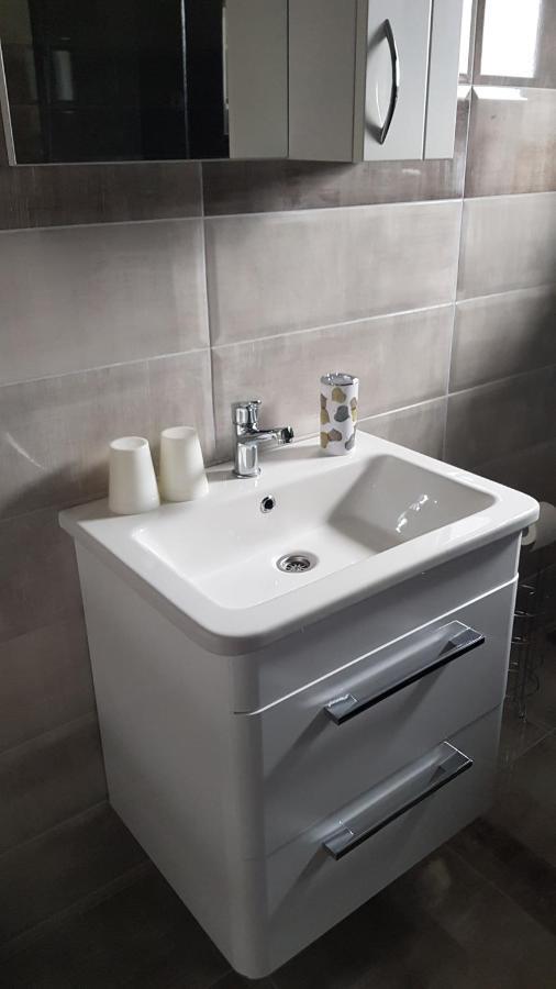Apartmani Brigita Korenica Exteriér fotografie