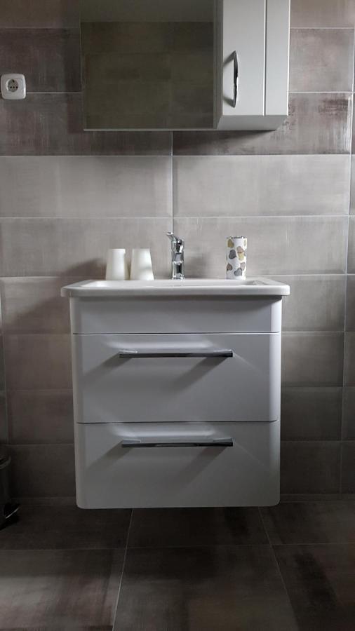 Apartmani Brigita Korenica Exteriér fotografie