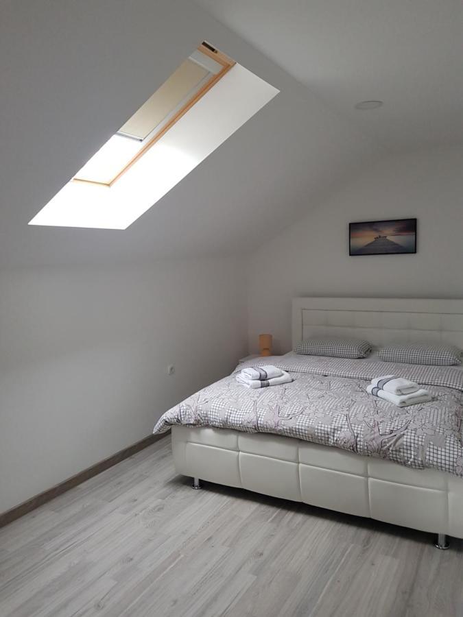 Apartmani Brigita Korenica Exteriér fotografie
